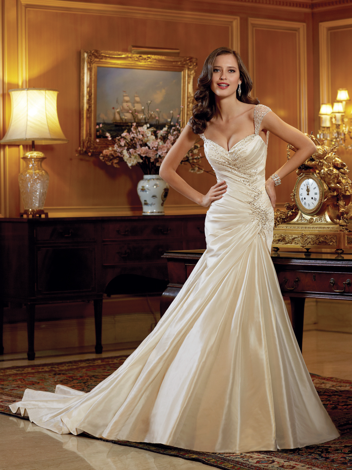 wedding dresses trapeado